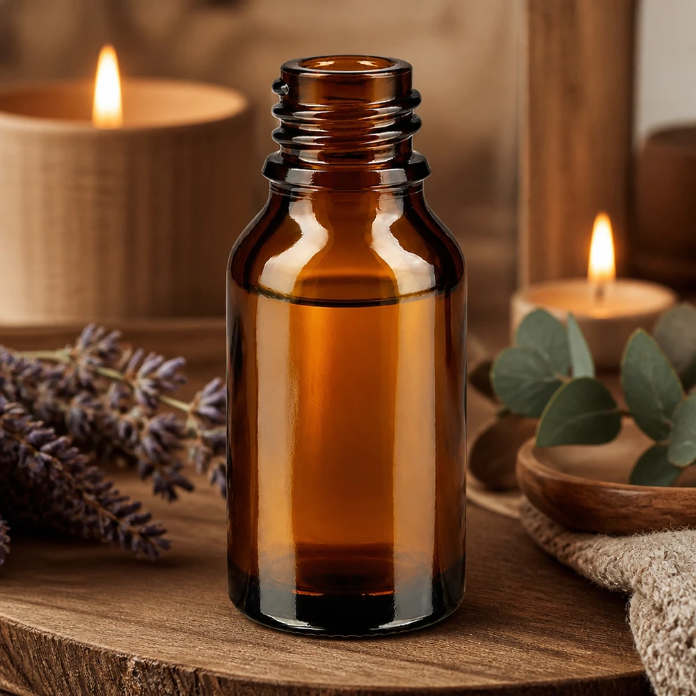 Bruine glazen fles 30ml 30ml bruine apothekersfles hoge vorm ApoGlas leeg met dennenappels eucalyptus takjes kaarsen wellness sfeer