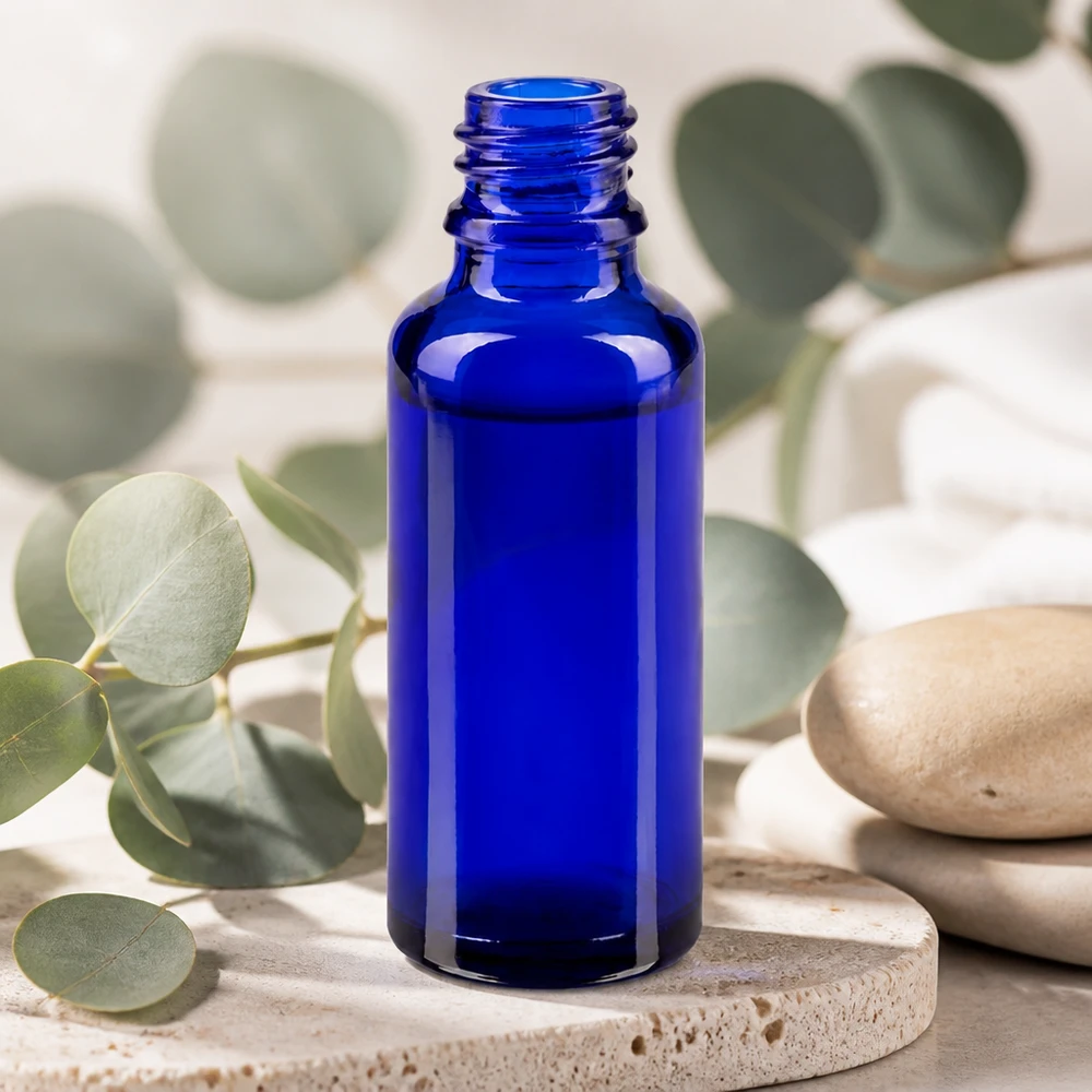 Blauw ApoGlas-flesje van 30 ml met geribbelde schroefdop voor een veilige en lekvrije afsluiting