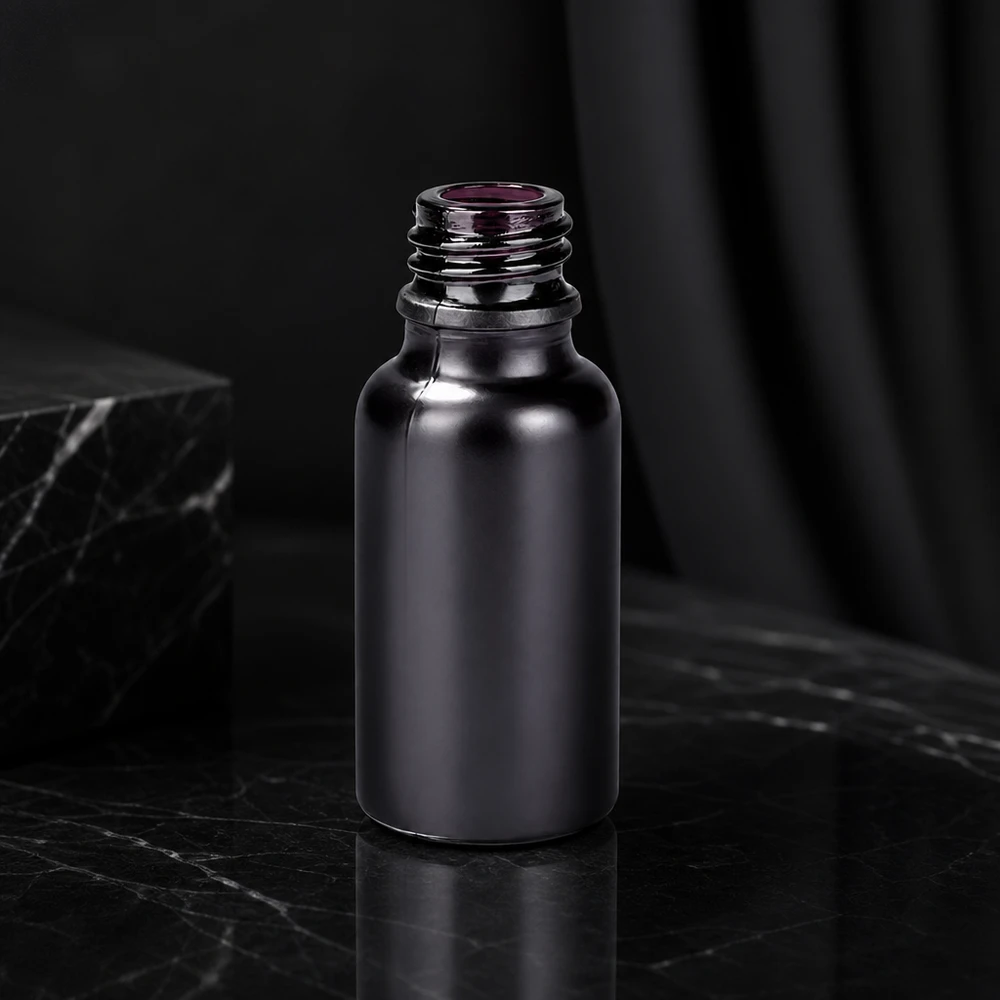 20ml apothekersfles BlackLine UT18/20 UNiTWIST Moderne 20ml BlackLine fles met glanzend zwart glazen oppervlak en UT18/20 schroefdraad